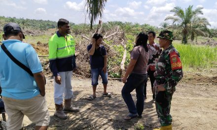 Patroli Gabungan Babinsa dan Warga Tekan Risiko Karhutlah di Musim Kemarau