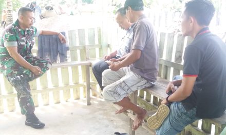 Jaga Kampung, Jaga Negeri: Babinsa Ajak Warga Bangkitkan Siskamling