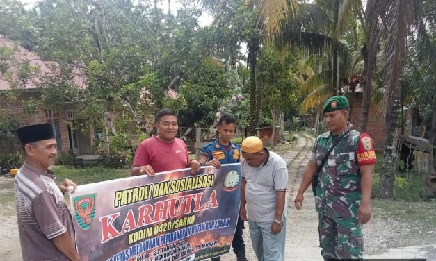 Babinsa Gencar Sosialisasi dan Patroli Cegah Karhutla di Sungai Manau