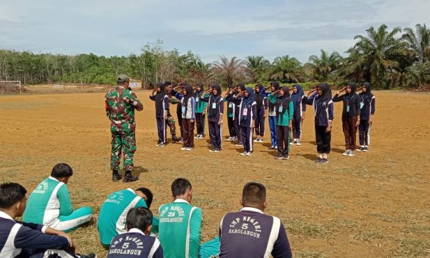 Tanamkan Nasionalisme Sejak Dini, Babinsa Buka Mata Siswa Baru SMKN 9 Sarolangun