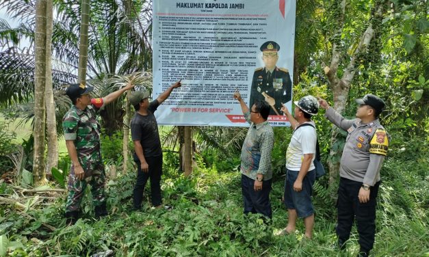 Babinsa dan Bhabinkamtibmas Patroli, Ingatkan Warga Pamenang Waspadai Karhutla