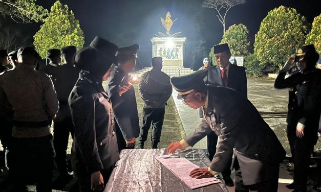 TNI Hadiri Apel Kehormatan dan Renungan Suci HUT ke-80 RI di Merangin: “Senjata Kita Kini Ilmu dan Persatuan”