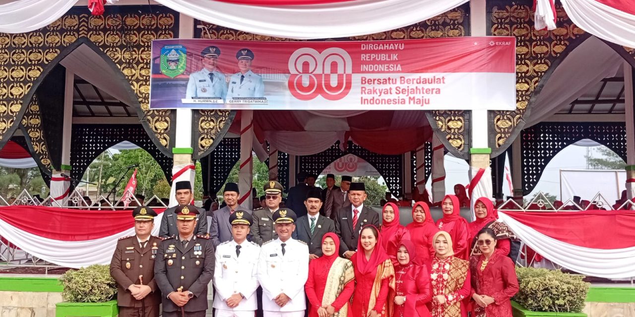 TNI Hadiri Apel Kehormatan dan Renungan Suci HUT ke-80 RI di Merangin: “Senjata Kita Kini Ilmu dan Persatuan”