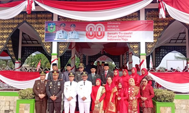 TNI Hadiri Apel Kehormatan dan Renungan Suci HUT ke-80 RI di Merangin: “Senjata Kita Kini Ilmu dan Persatuan”