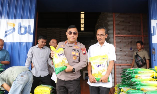 Antusias Warga Tinggi, Bersas Murah Polres Kebumen Laku 176 Ton