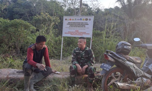 Babinsa Bangko Cek Plang Satgas PKH: Kawasan Hutan Harus Bersih dari Pelanggaran