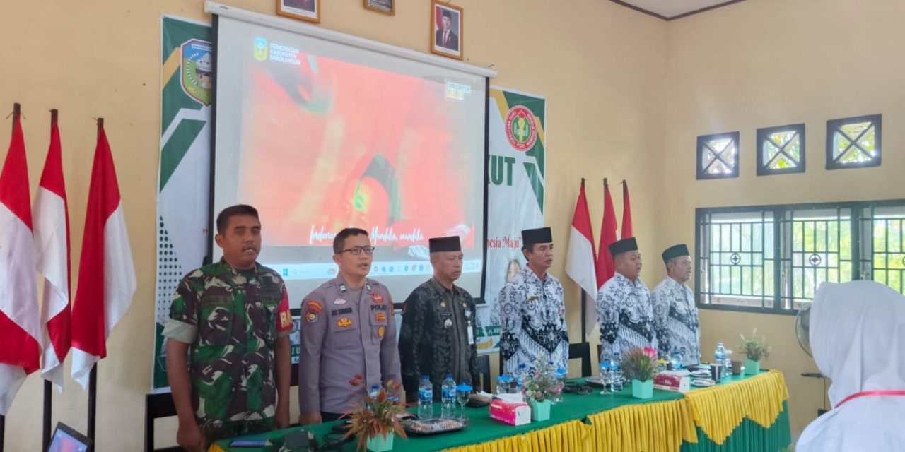TNI di Tengah Guru: Kolaborasi Nyata di Konferensi PGRI Singkut