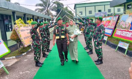 Suasana Haru Warnai Acara Pelepasan Dandim 0420/Sarko Letkol Inf Suyono, S.Sos, Hingga Air mata Tak Terbendung Lagi