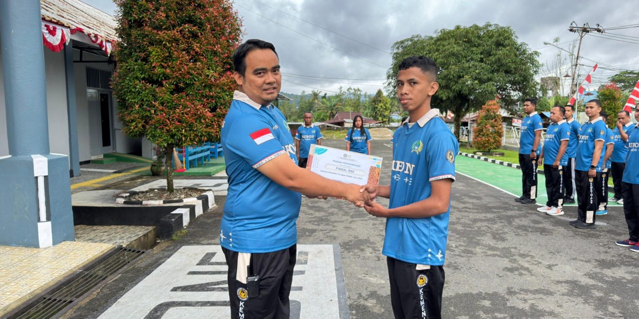 Rutan Ambon Teguhkan Budaya Kerja Positif Lewat Penghargaan Pegawai Teladan