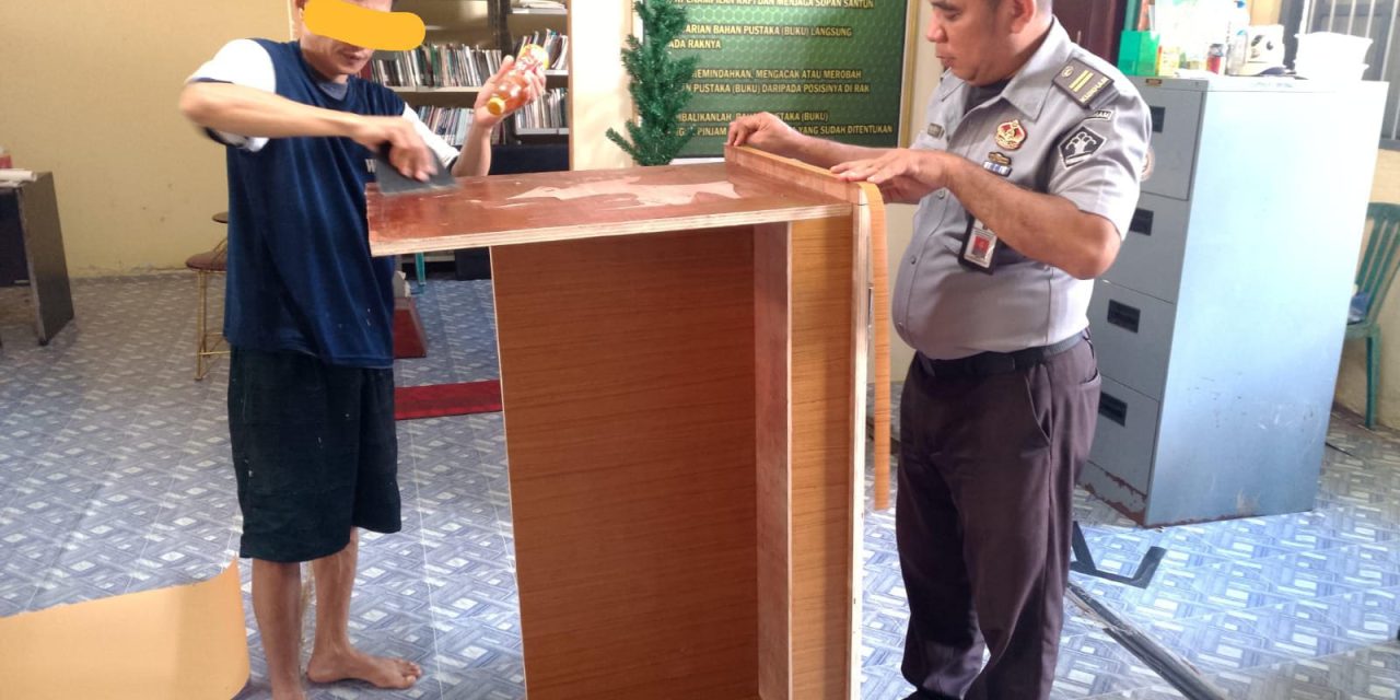 Sentuhan Tangan Terampil WBP: Hadirkan Meja Komputer dan Sofa Fungsional