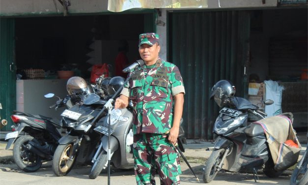 Sinergi TNI – Rakyat Warnai Karya Bhakti HUT TNI ke – 80 di Pasar Besar Angso Duo Jambi.