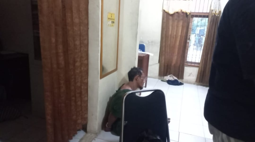 Residivis Nekat Bobol Dua Toko Dekat Mapolsek, Gasak Rokok dan Brankas Berisi Uang Puluhan Juta