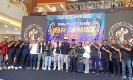 Idawati Ketua Persani Muaro Jambi Hadiri Turnamen Terbuka Fitness “MR Jambi 2025”