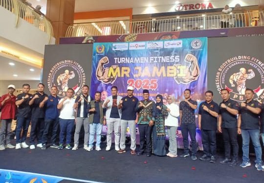 Idawati Ketua Persani Muaro Jambi Hadiri Turnamen Terbuka Fitness “MR Jambi 2025”