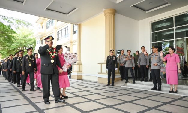 Kapolda Jambi Pimpin Wisuda Purna Bakti dan Penyerahan Jabatan