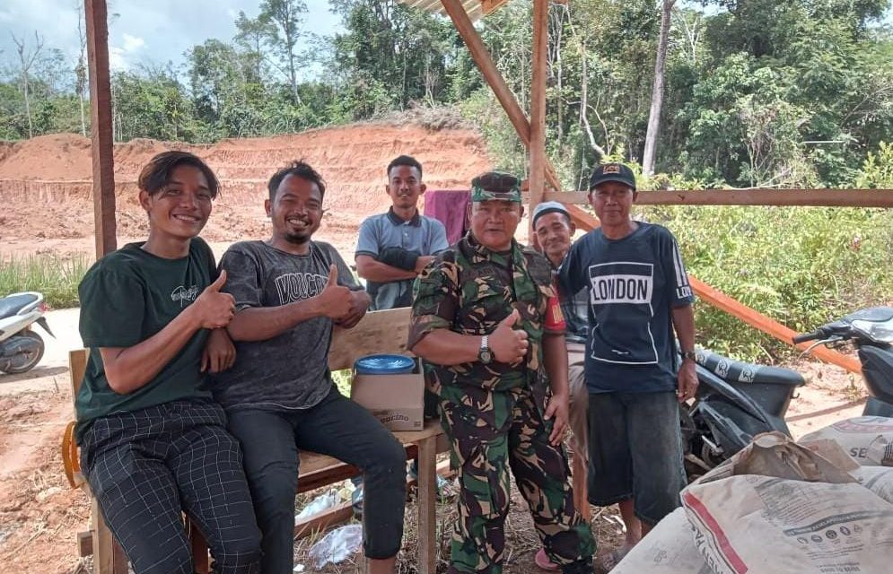 Pagi Yang Mendung ini, Wujudkan Keakraban, Babinsa Komsos dengan Warga Binaan