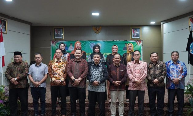 Suasana Hangat dan Penuh Kebersamaan dalam Penyambutan Letkol Inf Yakhya Wisnu Arianto, S.Sos., M.Han sebagai Dandim 0420/Sarko di Kediaman Bupati Merangin