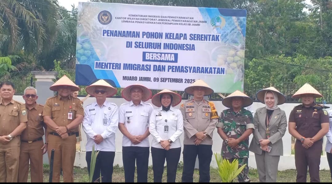 Lapas Perempuan Kelas IIB Jambi Gelar Penanaman Pohon Kelapa Serentak Bersama Menteri Imigrasi dan Pemasyarakatan