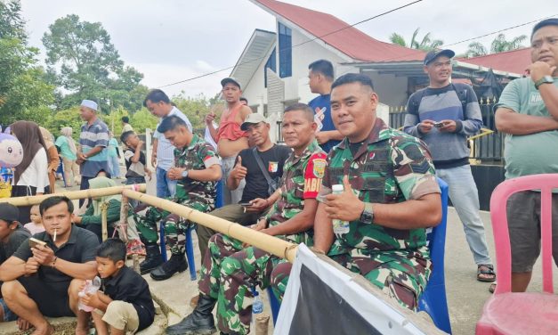 Babinsa Koramil 420-07/Sei Manau Amankan Turnamen Sepak Bola di Merangin