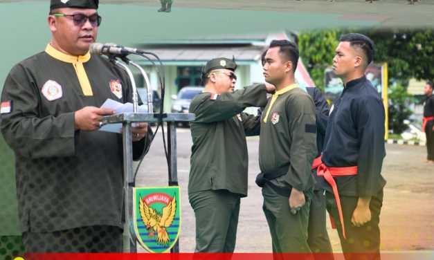 178 Prajurit Kodam II/Sriwijaya Resmi Sandang Sabuk Merah Pencak Silat Militer