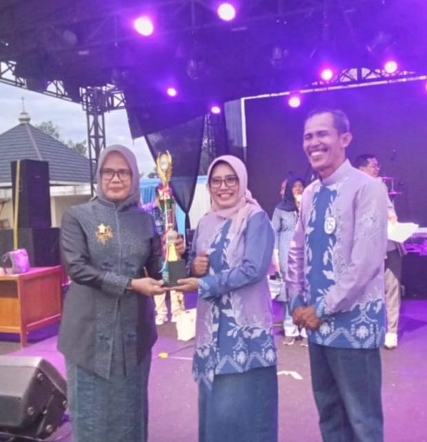 DPMPTSP Bungo Raih Juara 1 Fashion Show Batik, Persembahan Indah di Penghujung Pengabdian