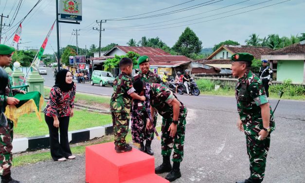 Kabacadnas Kemhan Letjen TNI Gabriel Lema Tinjau Langsung Peserta Latsarmil Komcad di Dodiklatpur Rindam II/Sriwijaya