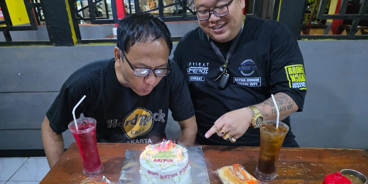 Waketum III DPP FERADI WPI, Mr. ARIFIN dirayakan Ulang Tahunnya yang ke-52 oleh Ketum FERADI WPI