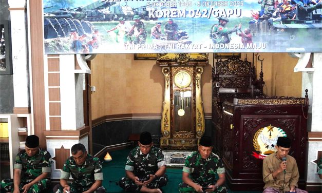 Doa Bersama di Masjid At-Taqwa Warnai Peringatan HUT ke-80 TNI di Korem 042/Gapu