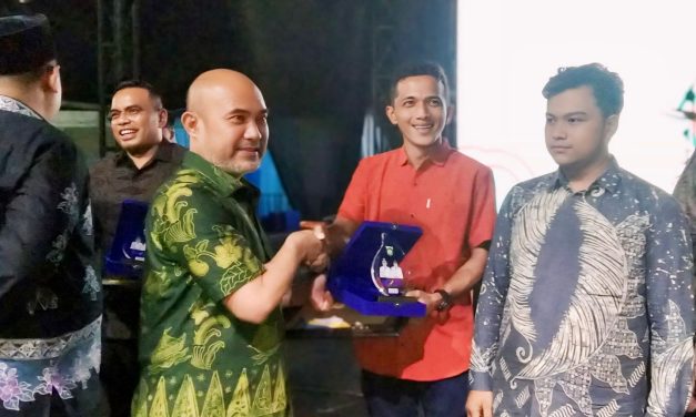 Semagi Waterpark Raih Penghargaan Kepatuhan Pajak Daerah 2024, Bupati Bungo Apresiasi Komitmen Usaha Lokal