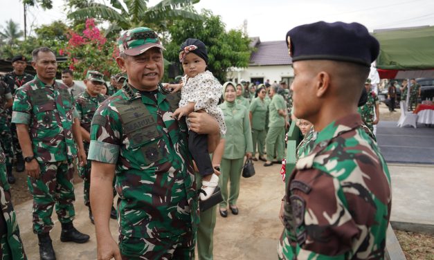 Kodam II/Sriwijaya Terima Kunjungan Kepala Staf Angkatan Darat : TNI AD Harus Bekerja Dengan Hati Yang Tulus