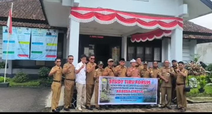 Desa Cikole Lembang Terima Kunjungan Kades Muaro Jambi, Bahas Koperasi Merah Putih