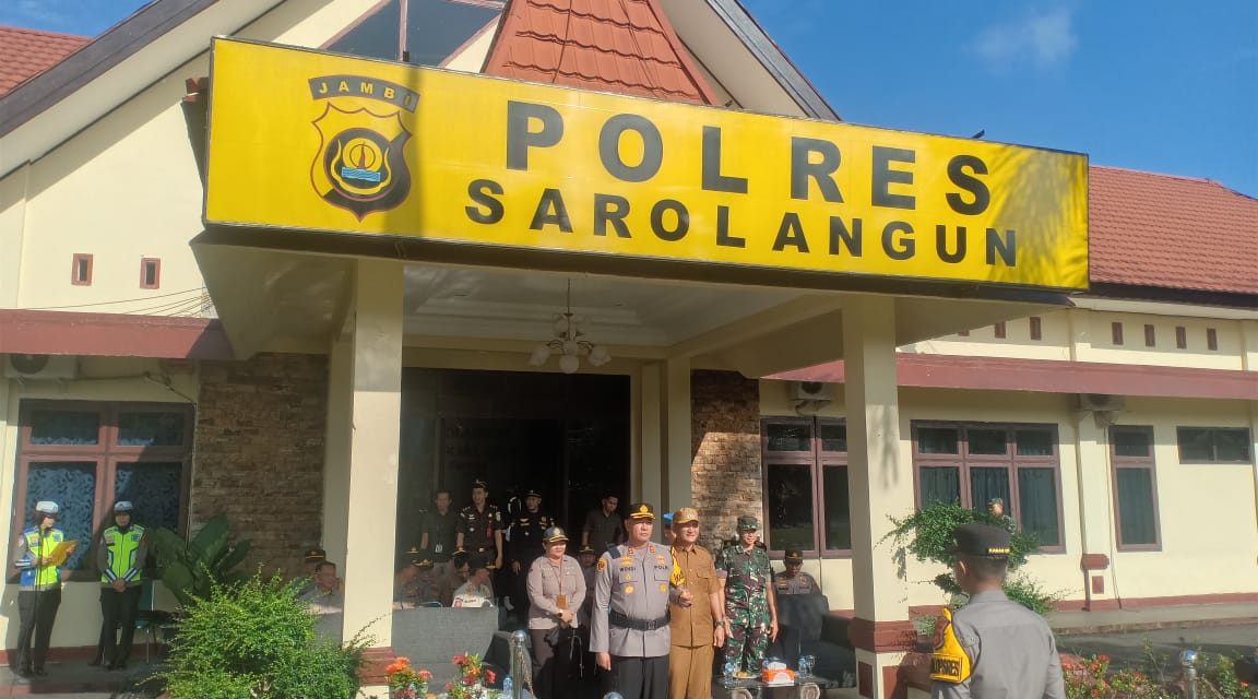 Kapolres Sarolangun Pimpin Apel Gelar Pasukan Operasi Lilin 2025, Siap Amankan Natal Dan Tahun Baru