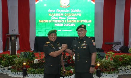 Danrem 042/Gapu Pimpin Penyerahan Jabatan Kasrem dan Sertijab Dua Dandim