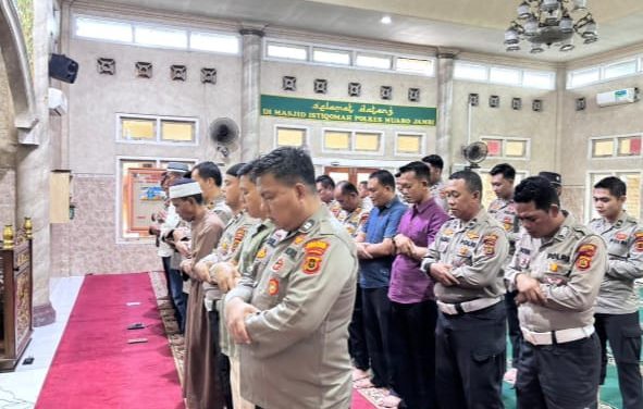 Polres Muaro Jambi Gelar Shalat Ghaib dan Doa Bersama untuk Korban Bencana Sumatera