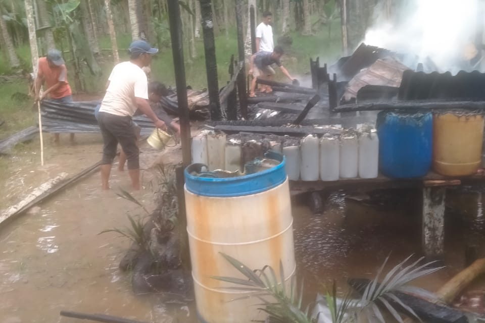Kebakaran Rumah Kayu Di Sungai Jambat, Keluarga Selamat Namun Kehilangan Tempat Tinggal
