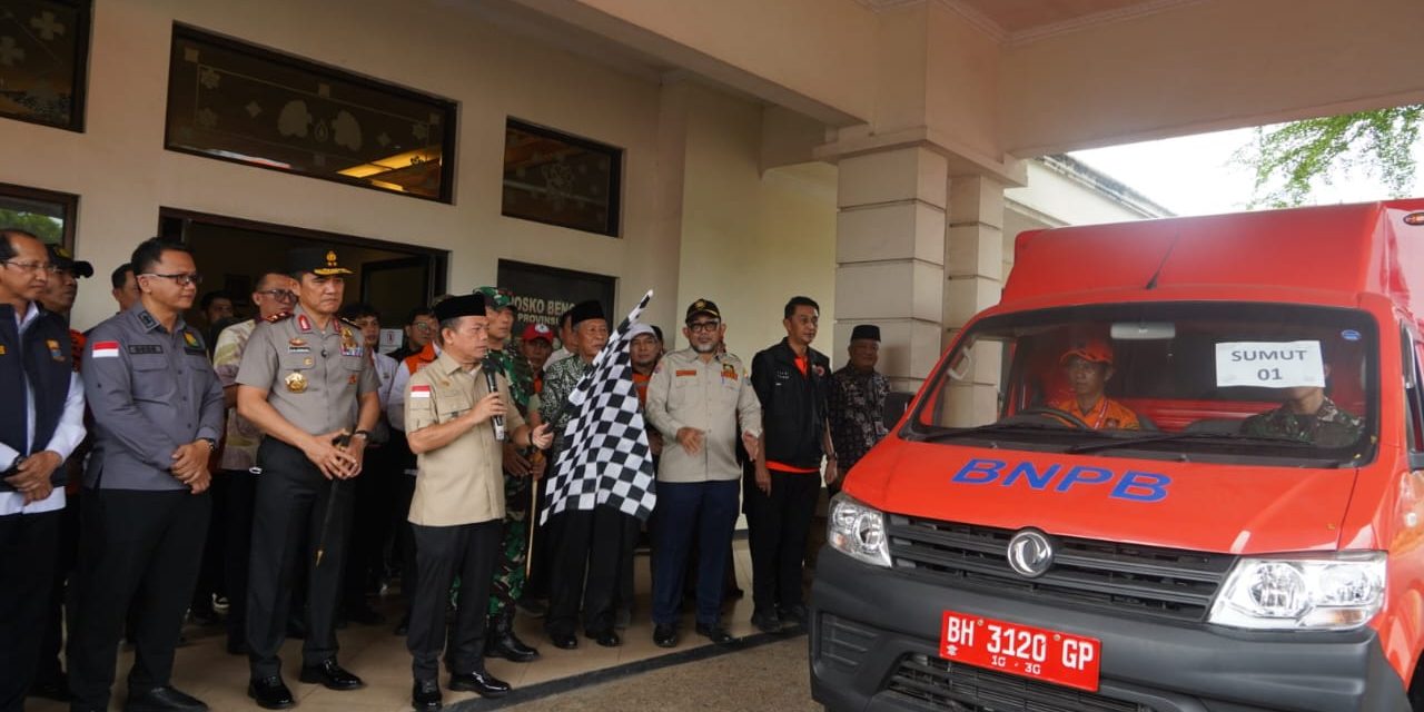 Danrem 042/Gapu Hadiri Pelepasan Bantuan Kemanusiaan untuk Korban Bencana di Aceh, Sumut, dan Sumbar