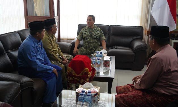 Danrem 042/Gapu Terima Audiensi Tim Sisiak Siang Gelar Adat LAM Jambi