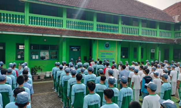 Gembleng Generasi Muda, Koramil 14/ Klego Tanamkan Disiplin dan Partriotisme di SMK Ma’arif NU Boyolali