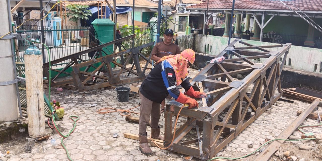 Kompak, ​TNI dan Warga Desa Pusar Kebut Pembangunan Jembatan Gantung Sungai Ogan