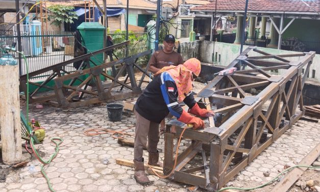 Kompak, ​TNI dan Warga Desa Pusar Kebut Pembangunan Jembatan Gantung Sungai Ogan