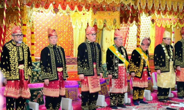 Kapolda Jambi Irjen Pol. Krisno H. Siregar terima anugerah Gelar Lembaga Adat Melayu Jambi