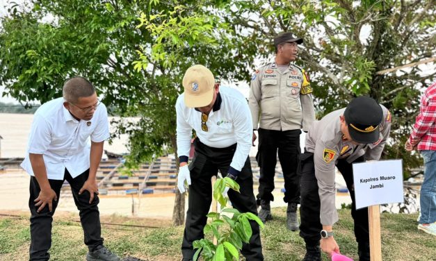 HUT Ke-69 Provinsi Jambi, Polda Jambi Dukung Penanaman 201.274 Pohon Serentak Di Muaro Jambi