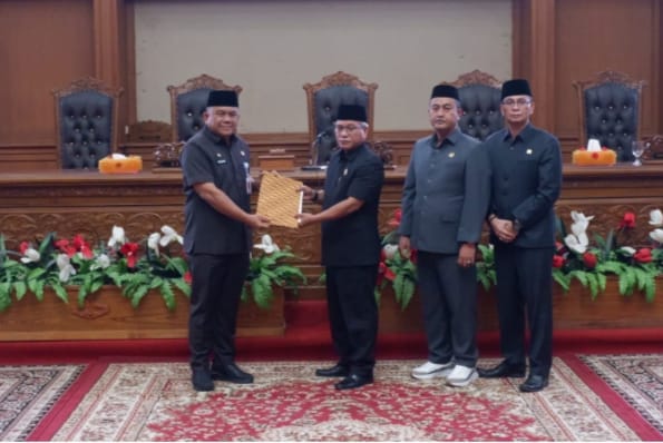 Sekda Muaro Jambi Hadiri Paripurna DPRD Penyampaian Hasil Reses Masa Sidang I