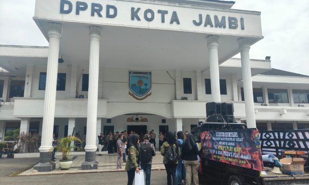 Aksi Damai ALAT JITU: Tutup Permanen Helen’s Play Mart