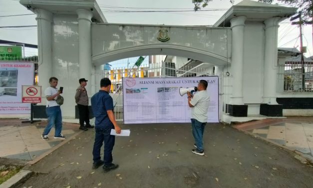 AMUK Gelar Aksi Damai di BPK RI dan Kejati Jambi, Soroti Dugaan Korupsi Proyek Tanggul Sungai dan Box Culvert