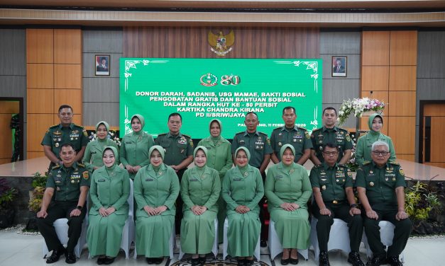 Aksi Kemanusiaan : Cara Persit KCK II/Sriwijaya Maknai Usia ke-80 Dengan Mengabdi Setulus Hati