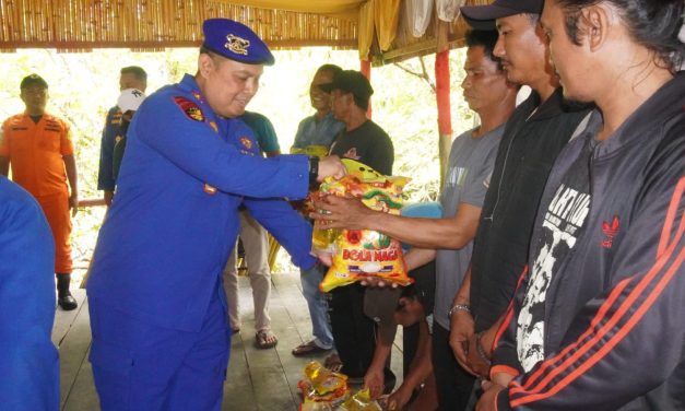 Dirpolairud Polda Jambi Sambangi Warga Pesisir Kampung Laut Lewat Program Sambang Nusa Presisi