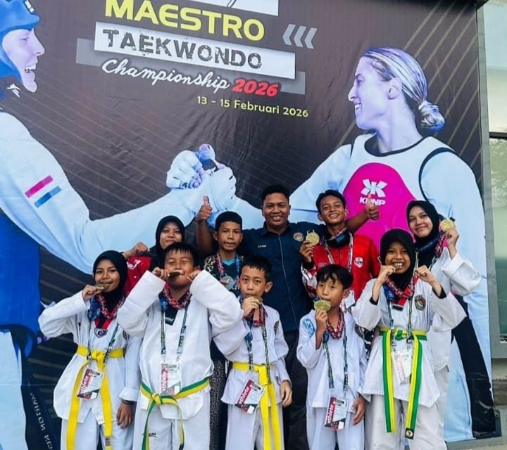 Platinum Taekwondo Club Kota Jambi Borong 7 Emas dan 2 Perak di Padang