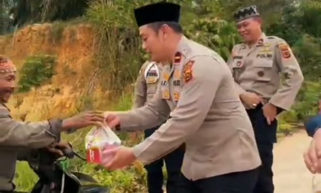 Polsek Bahar Selatan Berbagi Takjil Perkuat Kepedulian Dan Pelayanan Humanis Polri