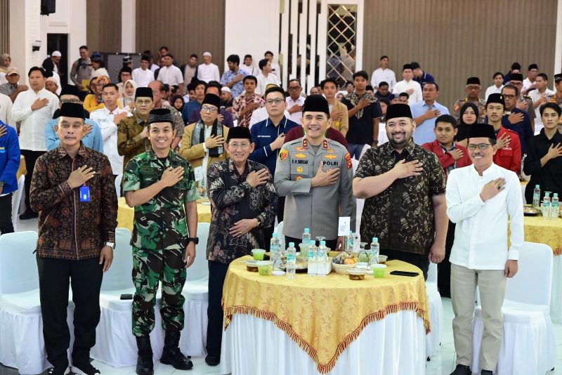 Danrem 042/Gapu Hadiri Buka Puasa Bersama Polda Jambi, Perkuat Sinergitas dan Doa Bersama Wujudkan Situasi Kondusif di Provinsi Jambi